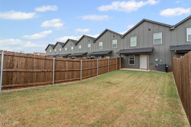 105 Abbey Park Court, Granbury, TX 76049