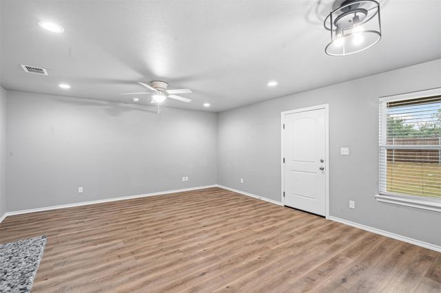 105 Abbey Park Court, Granbury, TX 76049