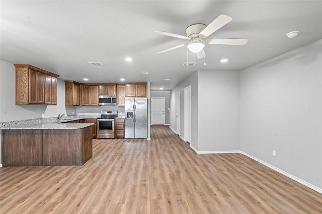 105 Abbey Park Court, Granbury, TX 76049