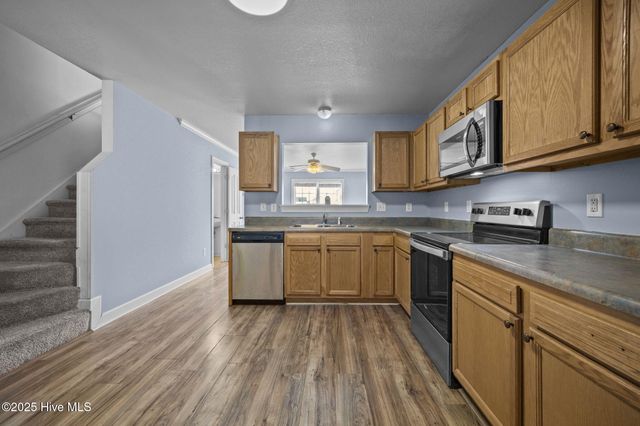 208 Springwood Drive, Jacksonville, NC 28546