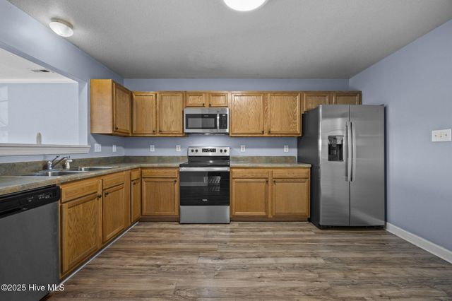 208 Springwood Drive, Jacksonville, NC 28546