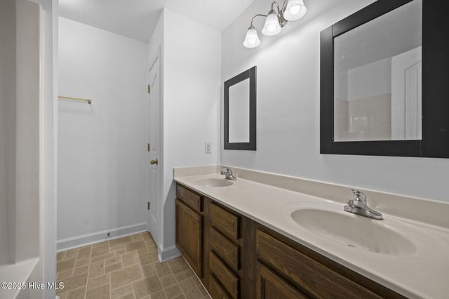 208 Springwood Drive, Jacksonville, NC 28546