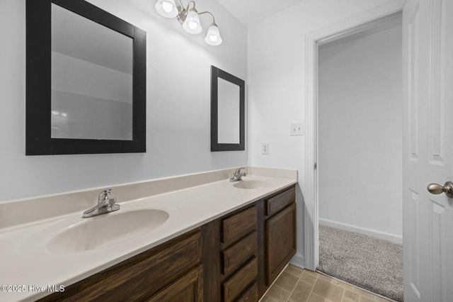 208 Springwood Drive, Jacksonville, NC 28546