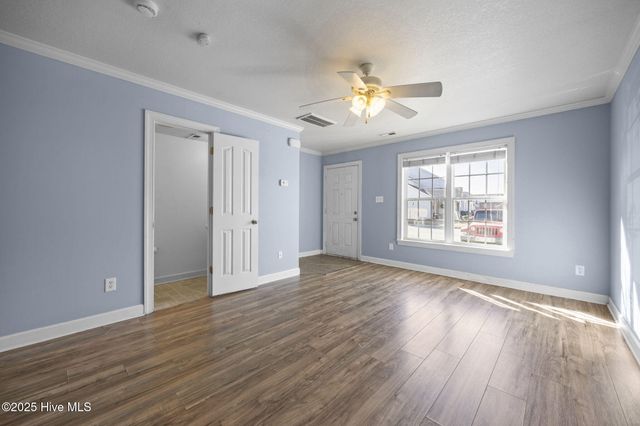 208 Springwood Drive, Jacksonville, NC 28546