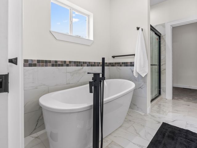 17 W Dearborn Street, Plano, IL 60545