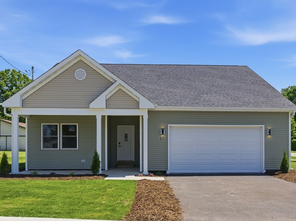 17 W Dearborn Street, Plano, IL 60545