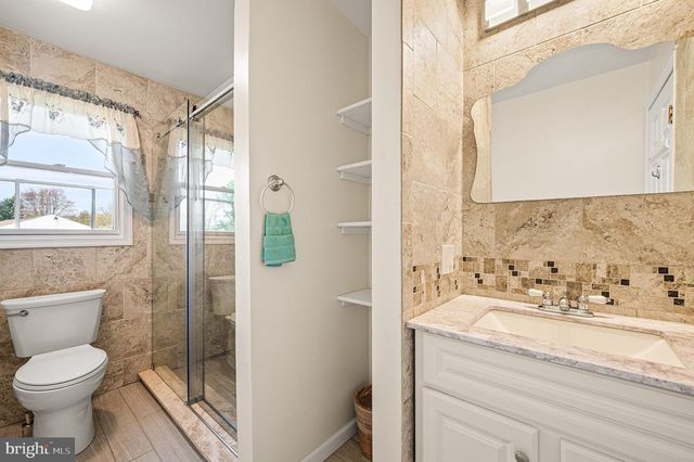 5946 CHICHESTER AVE, Aston, PA 19014