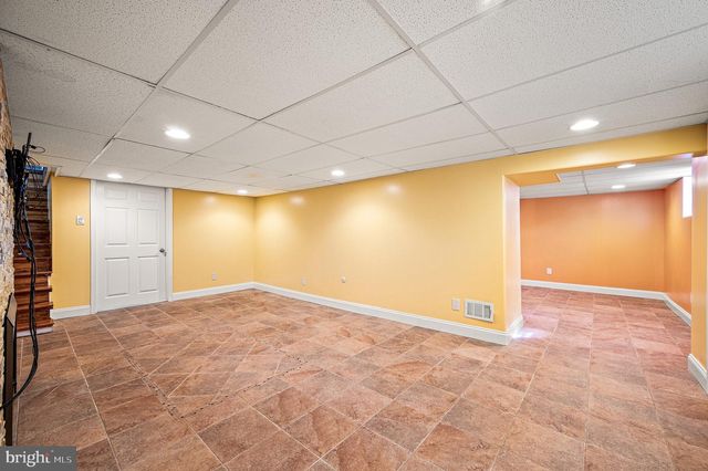 5946 CHICHESTER AVE, Aston, PA 19014