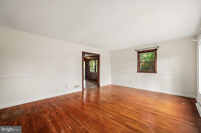 5946 CHICHESTER AVE, Aston, PA 19014