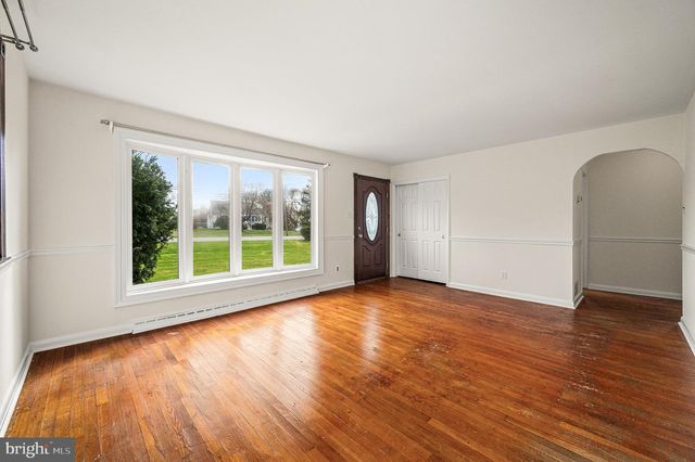 5946 CHICHESTER AVE, Aston, PA 19014