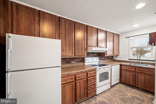 5946 CHICHESTER AVE, Aston, PA 19014