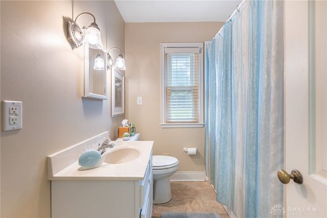 201 S Pelham Drive, Kettering, OH 45429