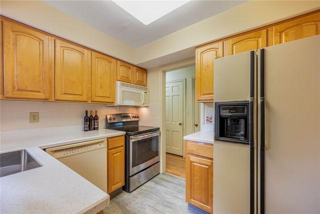 201 S Pelham Drive, Kettering, OH 45429