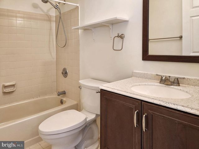 5840 WESTWATER CT, Centreville, VA 20121