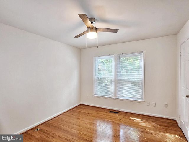 5840 WESTWATER CT, Centreville, VA 20121