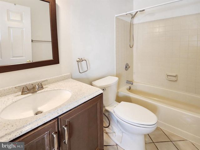 5840 WESTWATER CT, Centreville, VA 20121