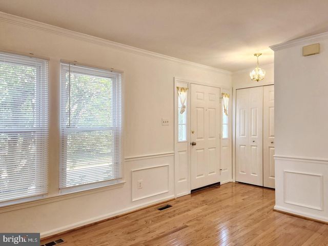 5840 WESTWATER CT, Centreville, VA 20121