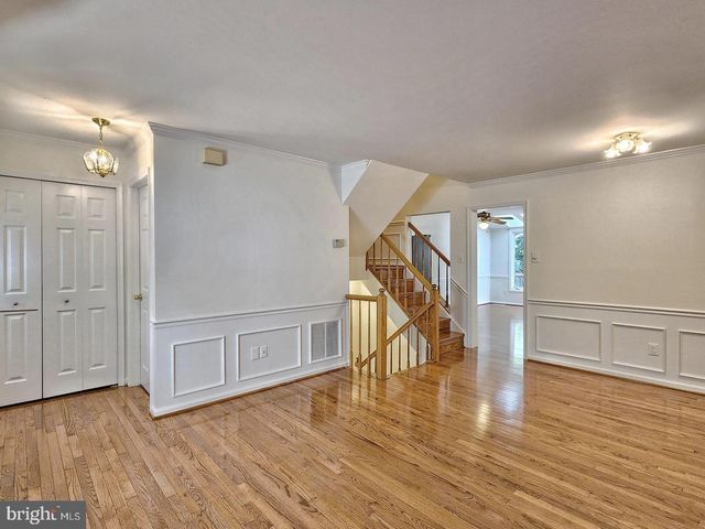 5840 WESTWATER CT, Centreville, VA 20121