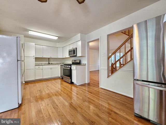 5840 WESTWATER CT, Centreville, VA 20121