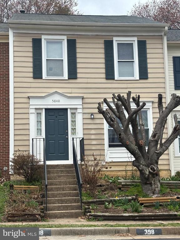 5840 WESTWATER CT, Centreville, VA 20121