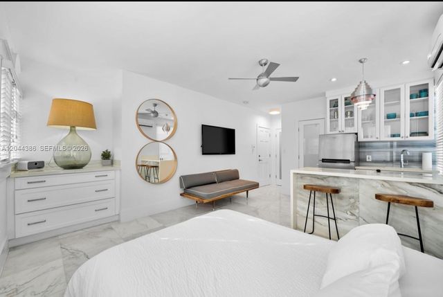 739 2nd Street 6, Miami Beach, FL 33139