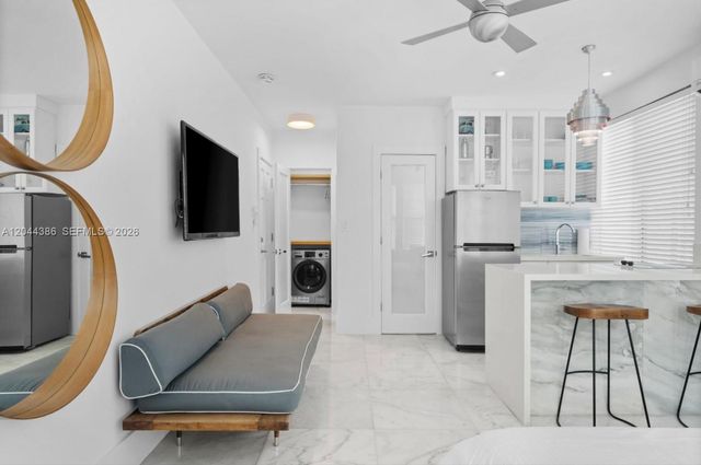 739 2nd Street 6, Miami Beach, FL 33139