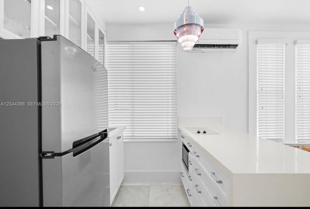 739 2nd Street 6, Miami Beach, FL 33139