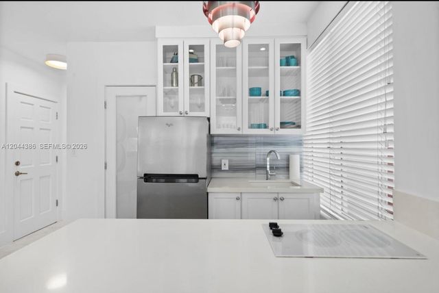 739 2nd Street 6, Miami Beach, FL 33139