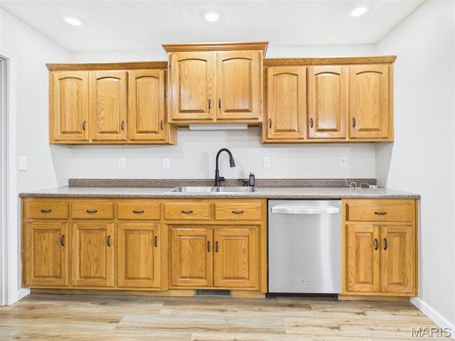 1117 Applelane Drive, Lebanon, MO 65536