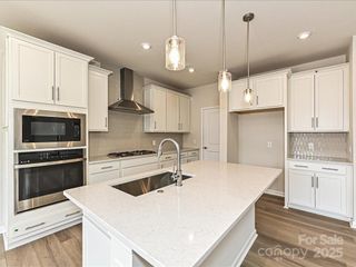 8022 Franklin Trail Street, Mint Hill, NC 28227