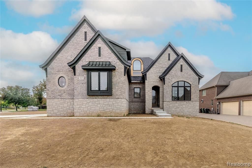 54237 Trieste Court, Shelby Twp, MI 48316