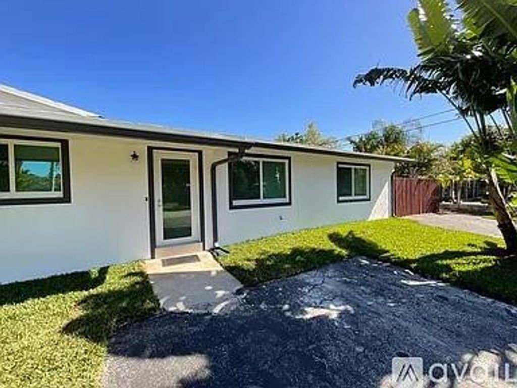 2308 NW 3rd Avenue 3, Wilton Manors, FL 33311