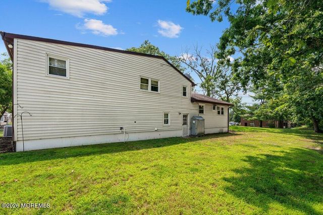 46 Newman Drive, Toms River, NJ 08755