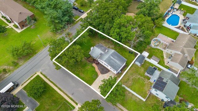 46 Newman Drive, Toms River, NJ 08755