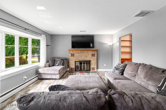 46 Newman Drive, Toms River, NJ 08755