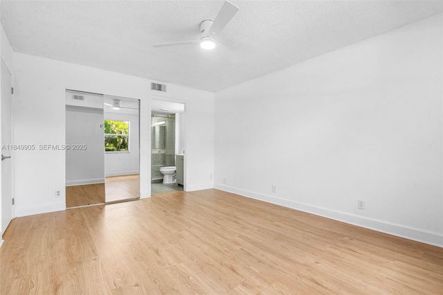 8721 Wiles Road 105, Coral Springs, FL 33067