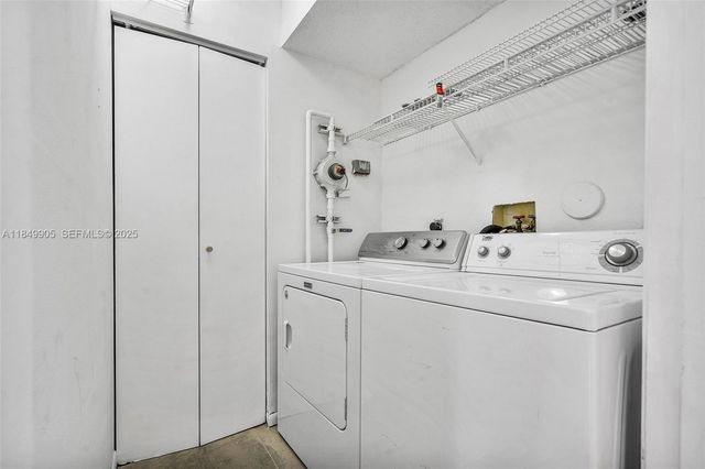 8721 Wiles Road 105, Coral Springs, FL 33067