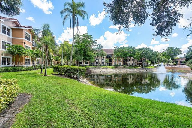 8721 Wiles Road 105, Coral Springs, FL 33067