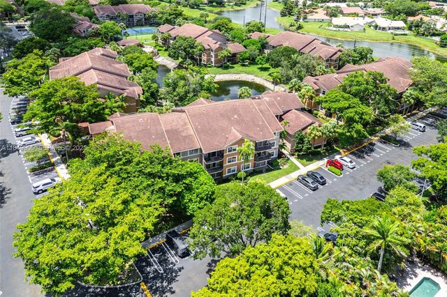 8721 Wiles Road 105, Coral Springs, FL 33067