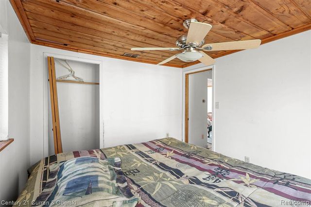 5094 Coshocton Drive, Waterford, MI 48327