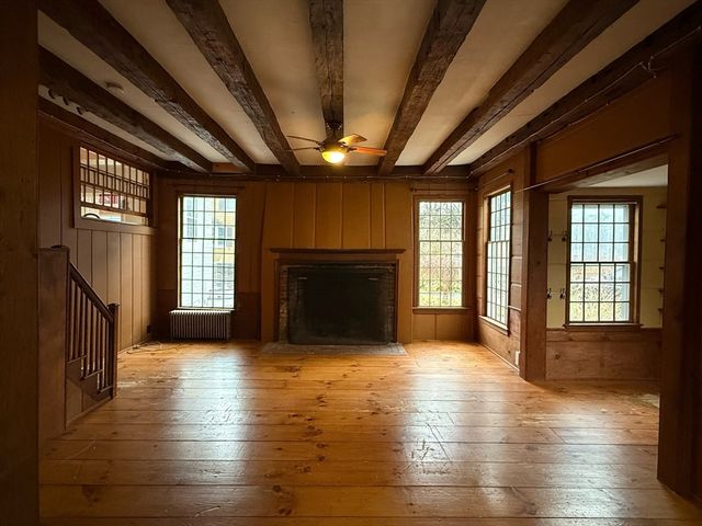 24 Graves St, Deerfield, MA 01373