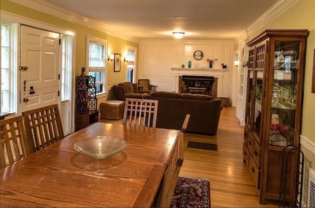 24 Graves St, Deerfield, MA 01373