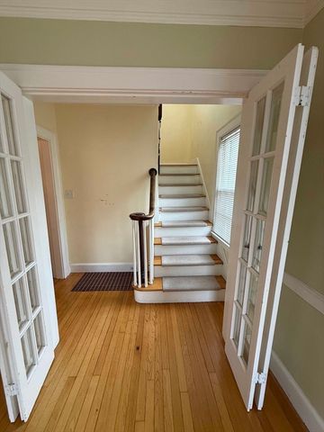 24 Graves St, Deerfield, MA 01373