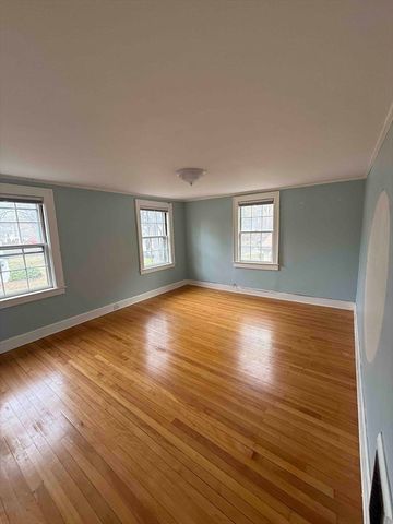 24 Graves St, Deerfield, MA 01373