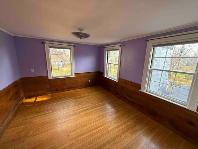 24 Graves St, Deerfield, MA 01373