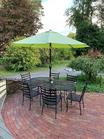 24 Graves St, Deerfield, MA 01373