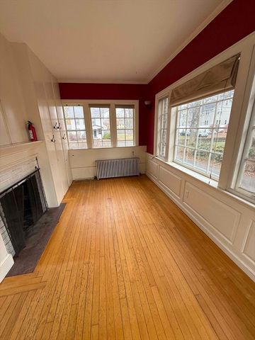 24 Graves St, Deerfield, MA 01373