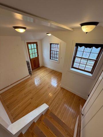 24 Graves St, Deerfield, MA 01373