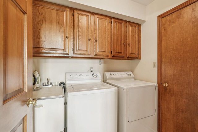 11415 N Lake Shore DRIVE, Mequon, WI 53092