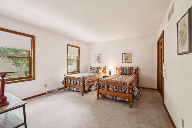 11415 N Lake Shore DRIVE, Mequon, WI 53092